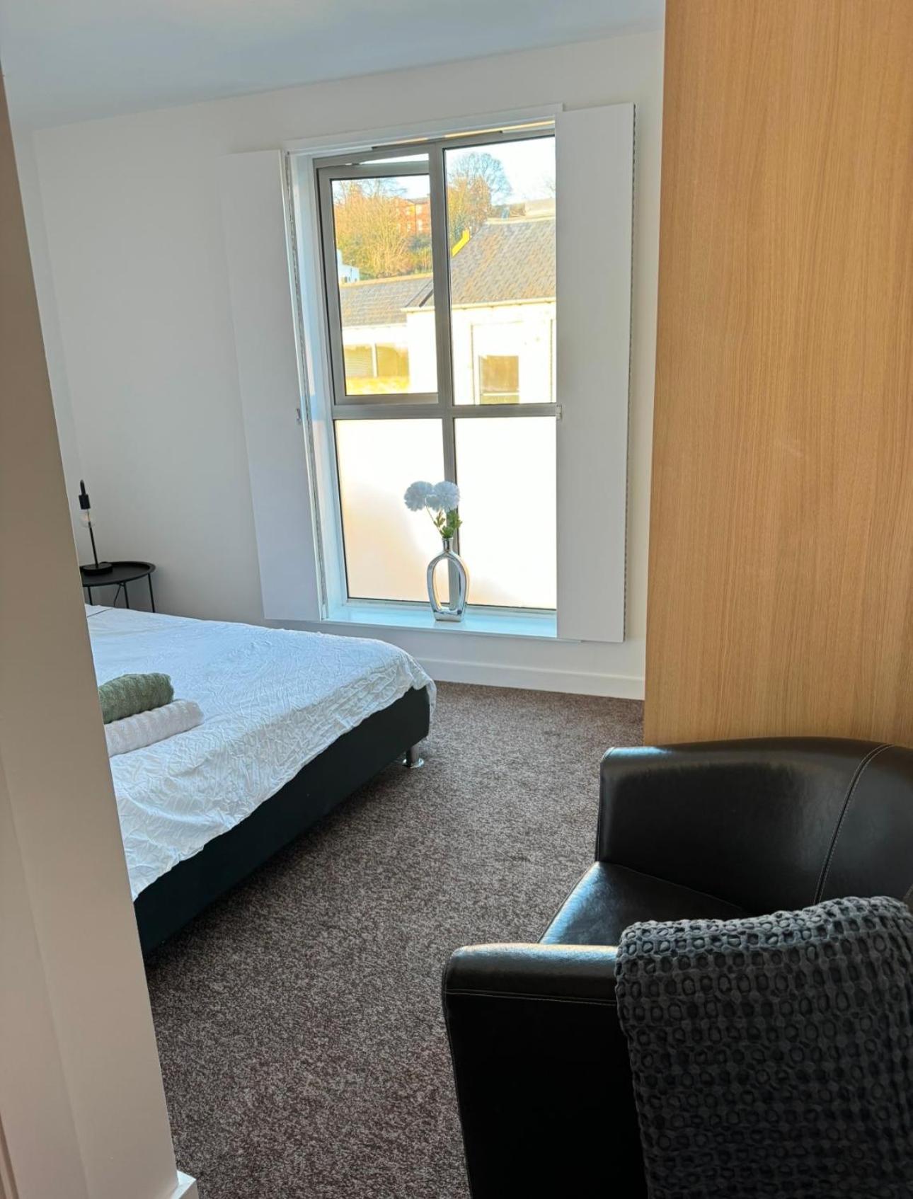 Central, Modern And Peaceful, Lovely Cathedral Views, Two-Bed Apartment With 40" Smart Tv & Free Onsite Parking Lincoln Exterior photo